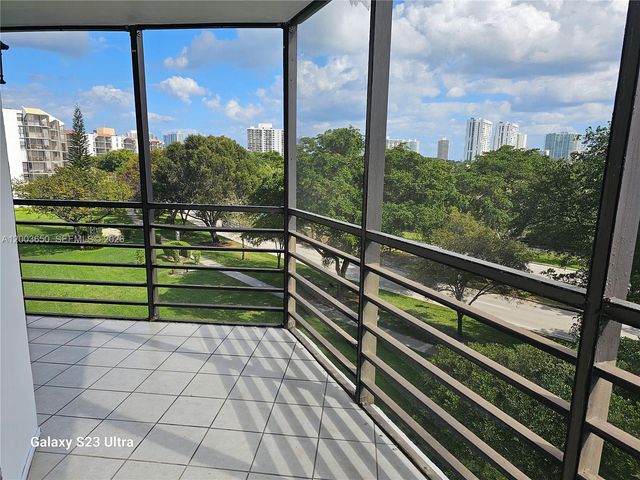 20400 W Country Club Dr 508, Aventura, FL 33180