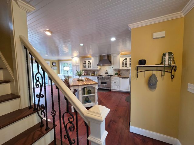 93 Algonquin Road, Enfield, NH 03748