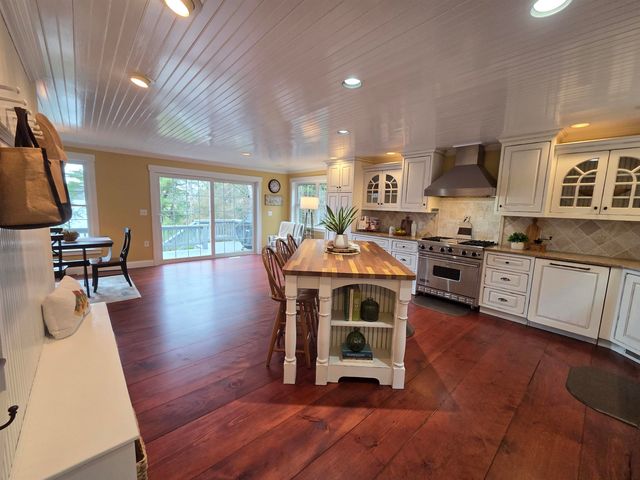 93 Algonquin Road, Enfield, NH 03748