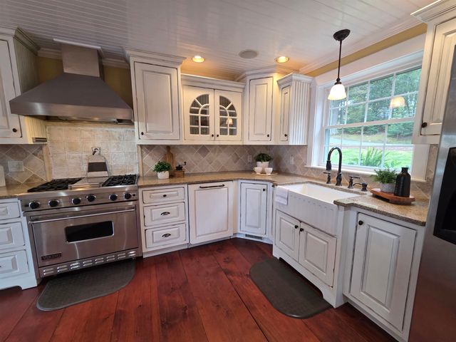 93 Algonquin Road, Enfield, NH 03748