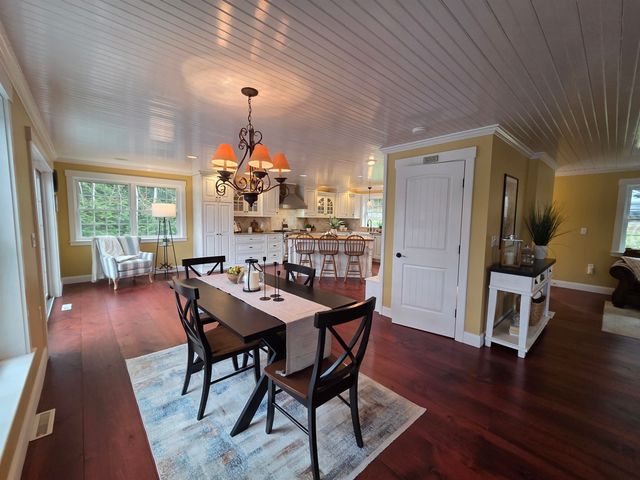 93 Algonquin Road, Enfield, NH 03748