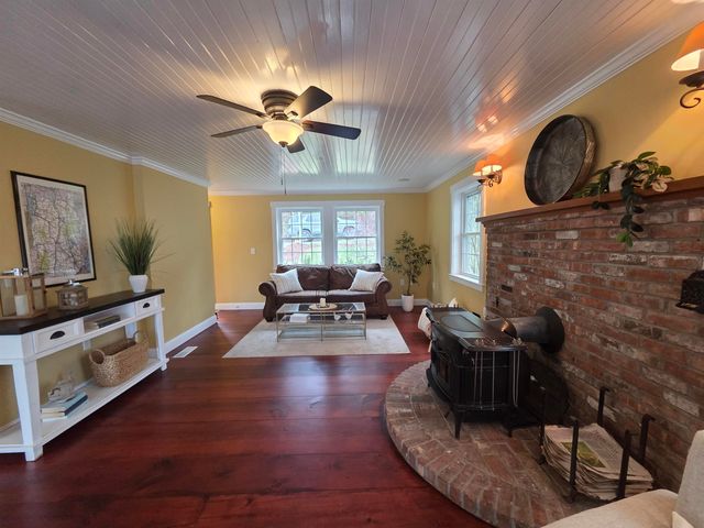 93 Algonquin Road, Enfield, NH 03748