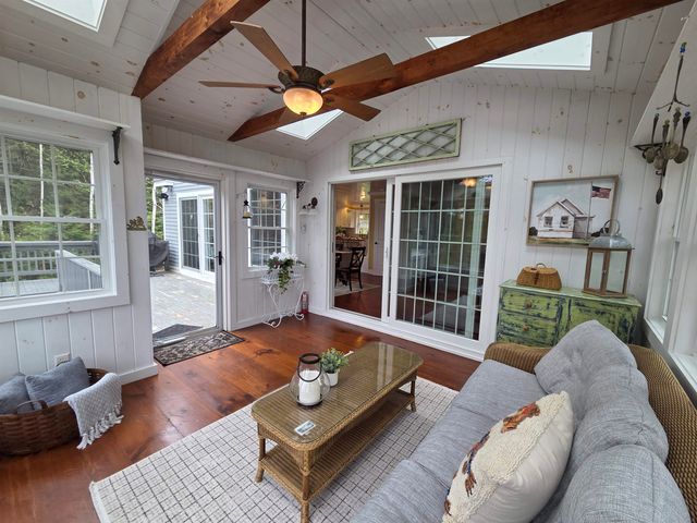 93 Algonquin Road, Enfield, NH 03748