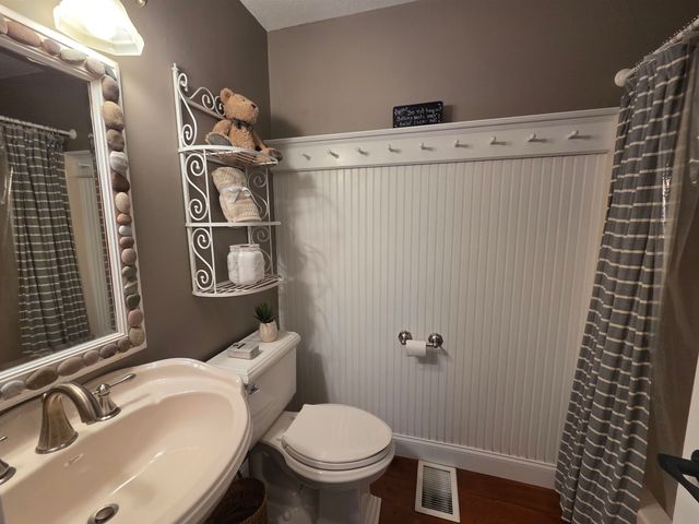 93 Algonquin Road, Enfield, NH 03748