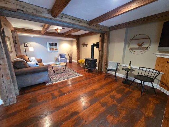 93 Algonquin Road, Enfield, NH 03748