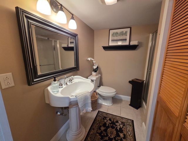 93 Algonquin Road, Enfield, NH 03748