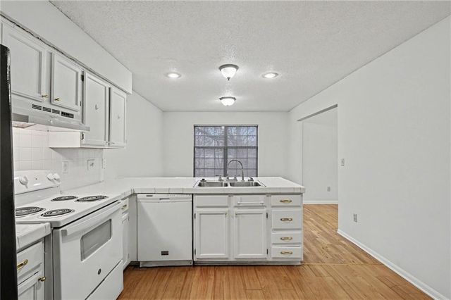 14112 W 87TH Terrace, Lenexa, KS 66215