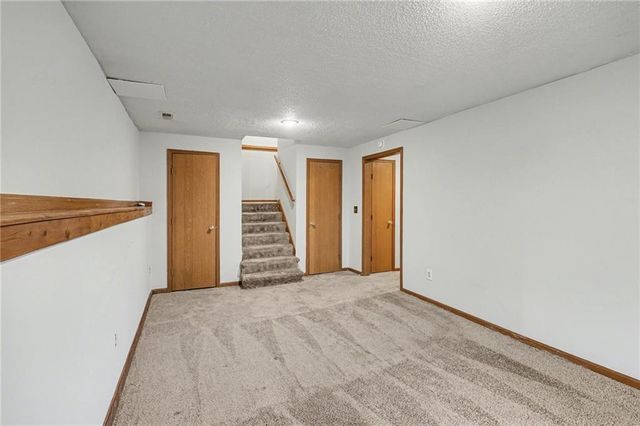 14112 W 87TH Terrace, Lenexa, KS 66215