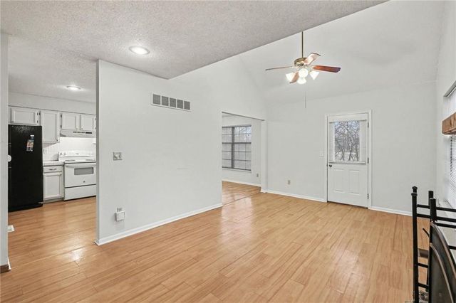 14112 W 87TH Terrace, Lenexa, KS 66215