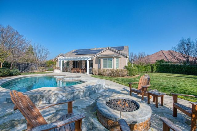 1906 N Langley Avenue, Clovis, CA 93619