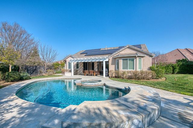 1906 N Langley Avenue, Clovis, CA 93619