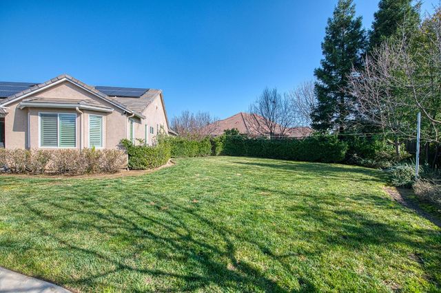 1906 N Langley Avenue, Clovis, CA 93619