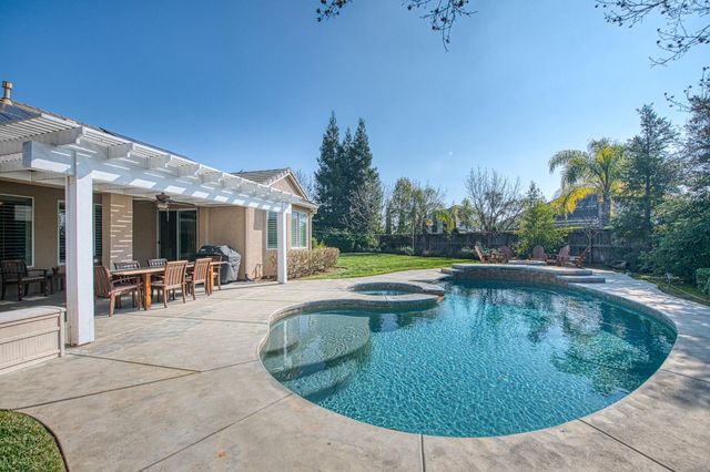 1906 N Langley Avenue, Clovis, CA 93619