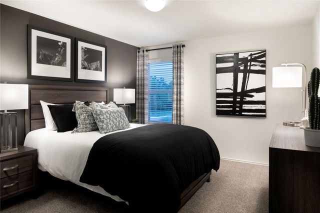 110 Donnington DR, Hutto, TX 78634