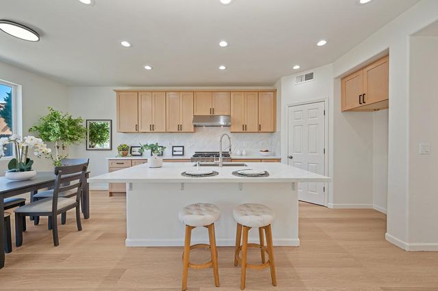 5105 Moon Lily Way, Elk Grove, CA 95757