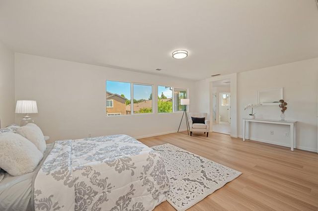 5105 Moon Lily Way, Elk Grove, CA 95757
