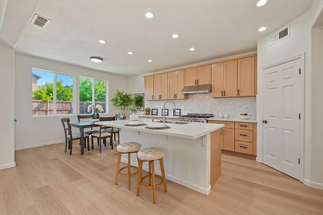 5105 Moon Lily Way, Elk Grove, CA 95757