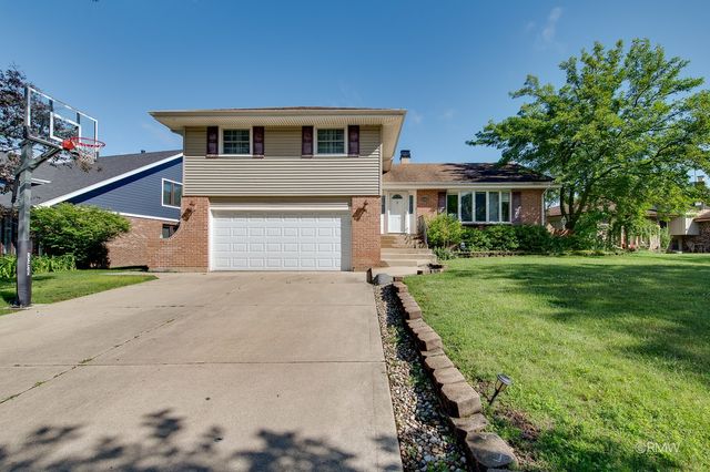 1233 N Hickory Trail, Addison, IL 60101
