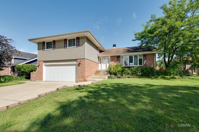 1233 N Hickory Trail, Addison, IL 60101