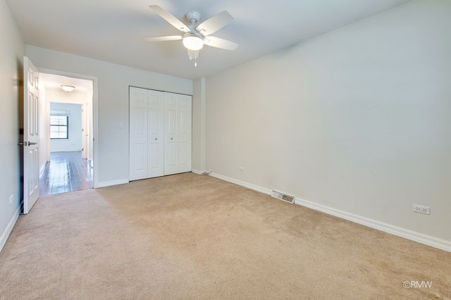 1233 N Hickory Trail, Addison, IL 60101