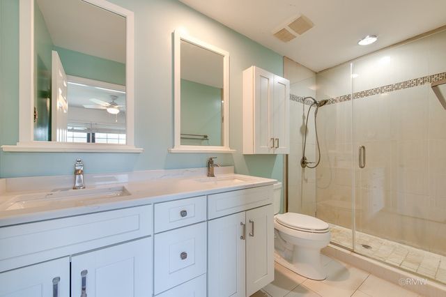 1233 N Hickory Trail, Addison, IL 60101