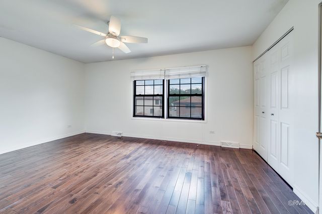 1233 N Hickory Trail, Addison, IL 60101