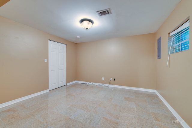 1233 N Hickory Trail, Addison, IL 60101