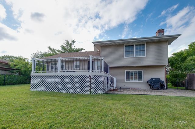 1233 N Hickory Trail, Addison, IL 60101