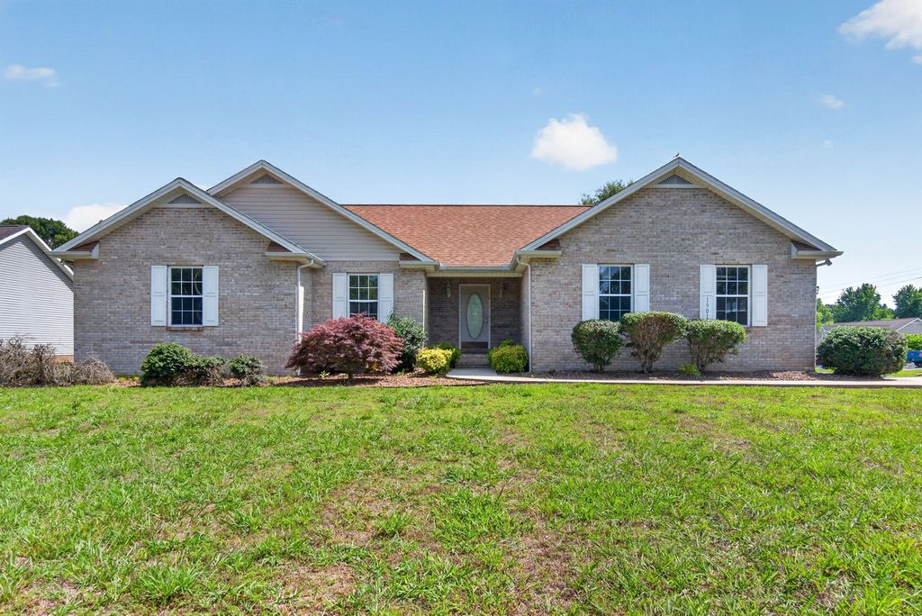 1901 Paran Rd, Cookeville, TN 38506