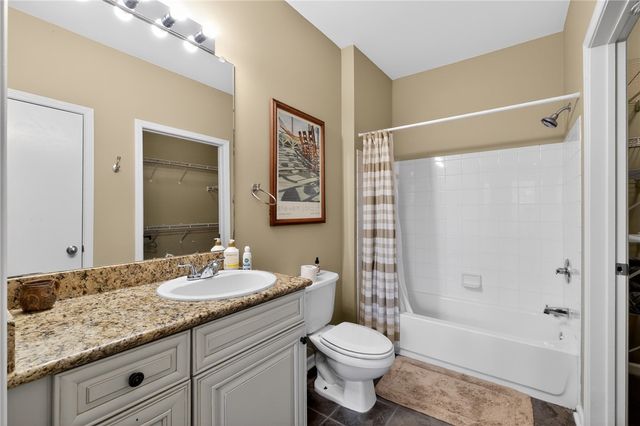 4261 NE Meadow Creek Circle 305, Fayetteville, AR 72703