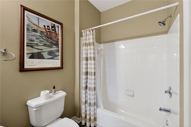 4261 NE Meadow Creek Circle 305, Fayetteville, AR 72703