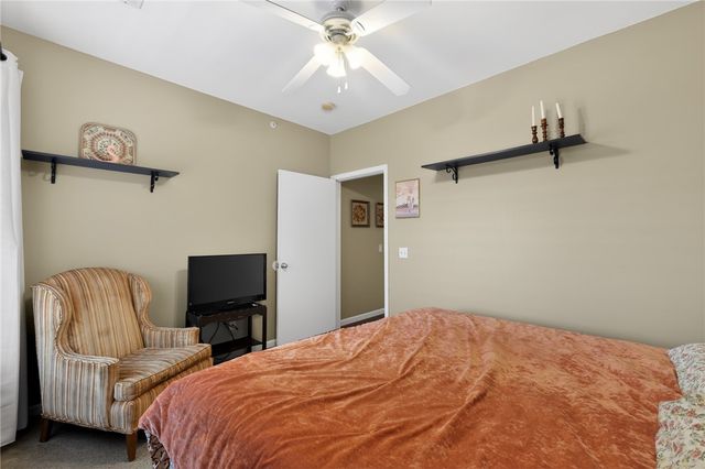 4261 NE Meadow Creek Circle 305, Fayetteville, AR 72703