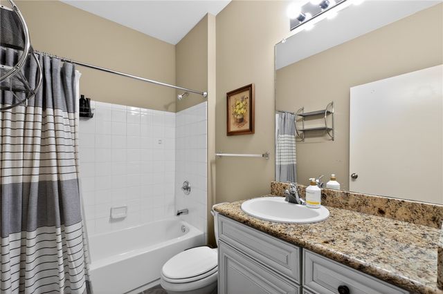 4261 NE Meadow Creek Circle 305, Fayetteville, AR 72703