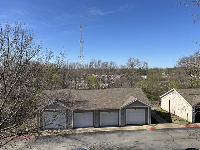 4261 NE Meadow Creek Circle 305, Fayetteville, AR 72703
