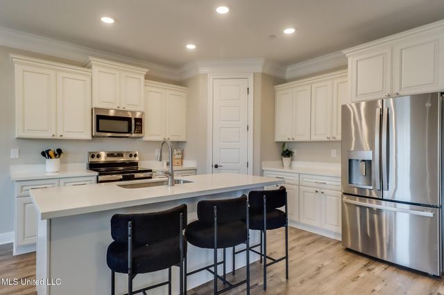 85035 Pohaku Drive, Diamondhead, MS 39525