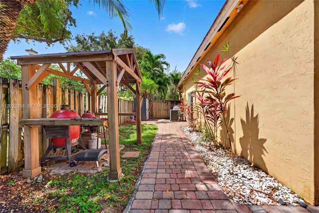 14421 SW 155th Pl, Miami, FL 33196