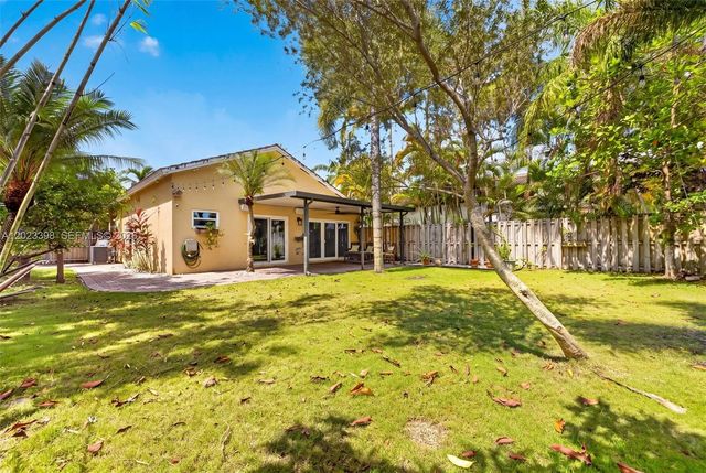 14421 SW 155th Pl, Miami, FL 33196