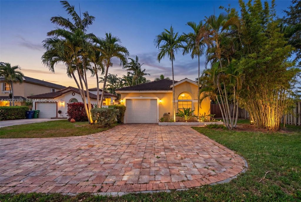 14421 SW 155th Pl, Miami, FL 33196