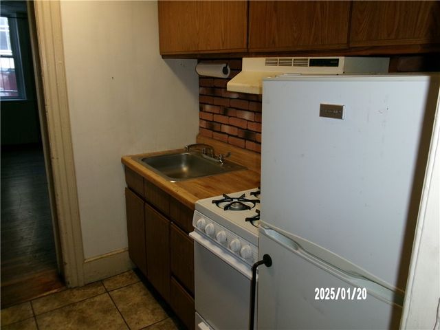 100 Bowen Street 1W, Providence, RI 02906