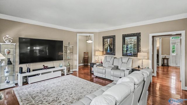 2200 SE Honey Locust Lane SE, Huntsville, AL 35803