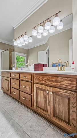 2200 SE Honey Locust Lane SE, Huntsville, AL 35803