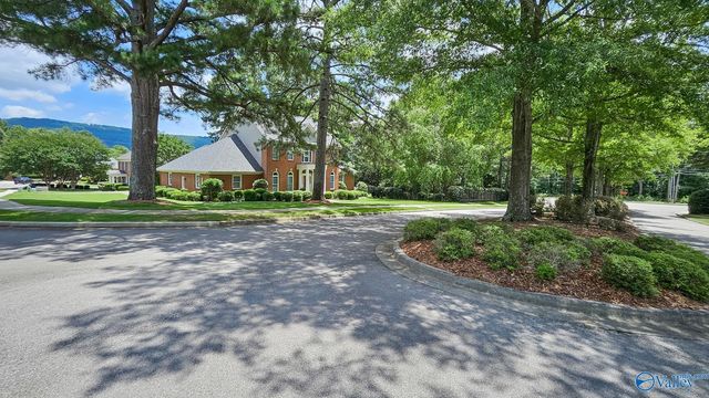 2200 SE Honey Locust Lane SE, Huntsville, AL 35803
