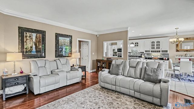 2200 SE Honey Locust Lane SE, Huntsville, AL 35803