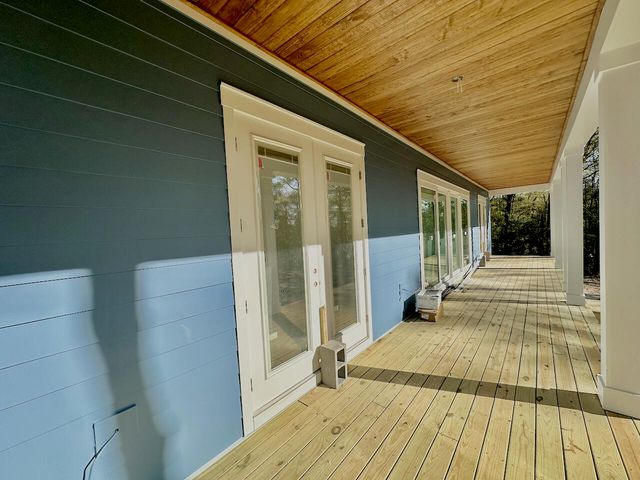 15 Holly Lake Court, Defuniak Springs, FL 32433