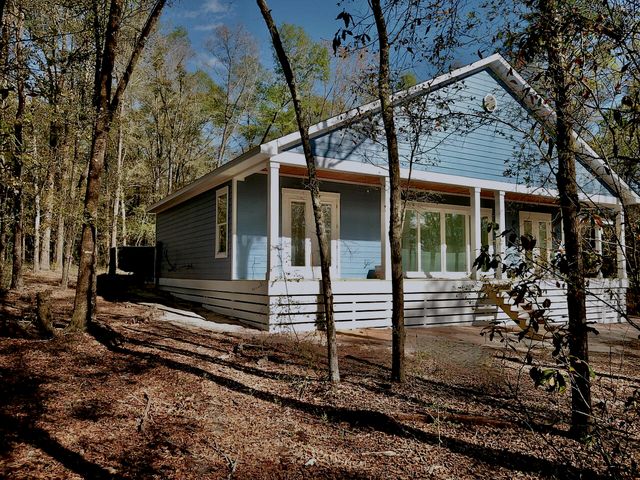 15 Holly Lake Court, Defuniak Springs, FL 32433