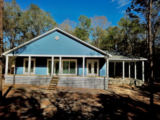 15 Holly Lake Court, Defuniak Springs, FL 32433