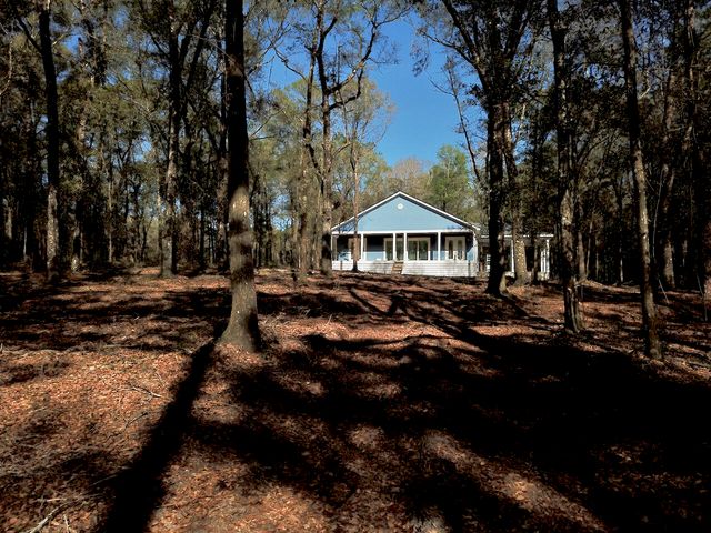 15 Holly Lake Court, Defuniak Springs, FL 32433