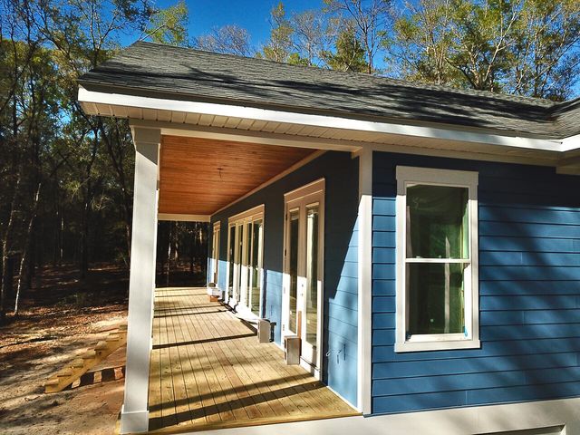 15 Holly Lake Court, Defuniak Springs, FL 32433