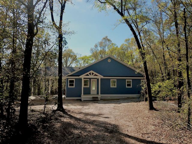 15 Holly Lake Court, Defuniak Springs, FL 32433