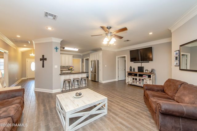 101 Shadowbrook Lane, Youngsville, LA 70592